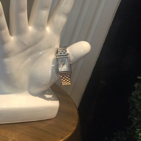 Micheal Kors Watch - Picture 4 of 5